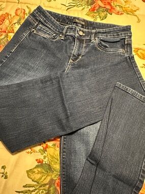 White House Black Market Women's Skinny Jeans - Indigo Wash